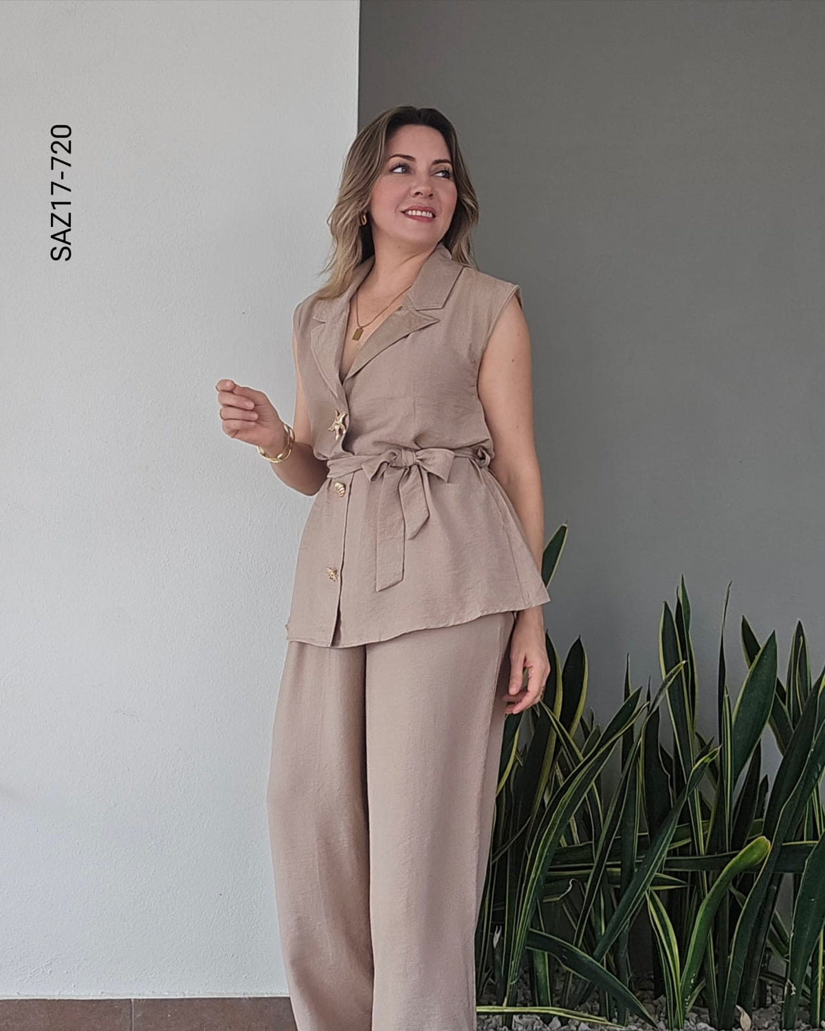 Set de blusa sin manga y pantalón  Q 720