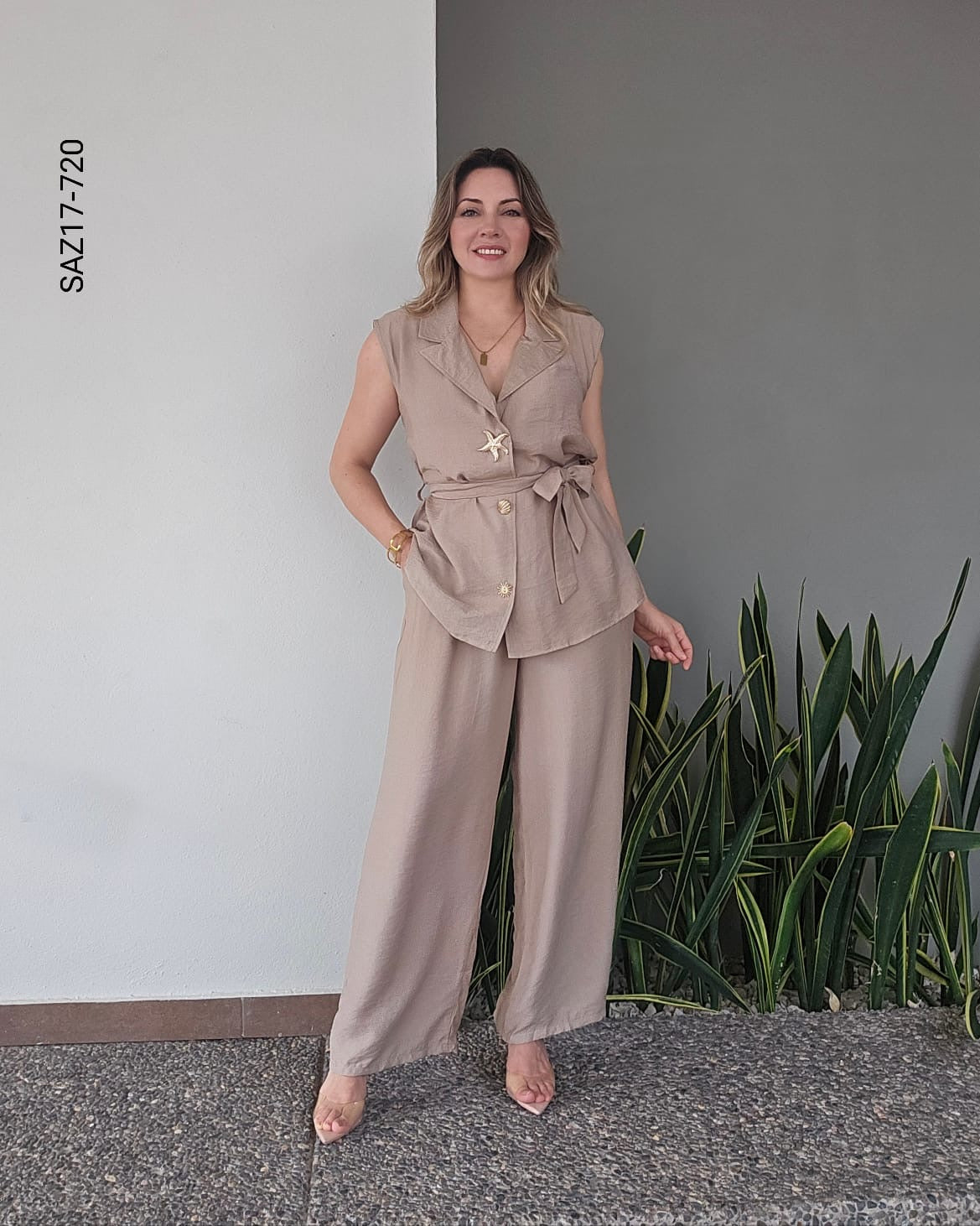 Set de blusa sin manga y pantalón  Q 720