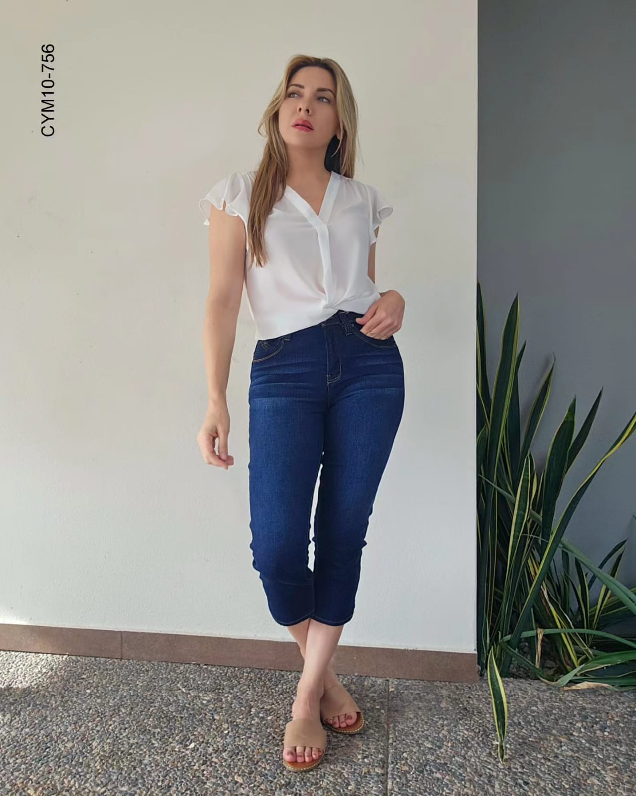 CYM10.756 Capri