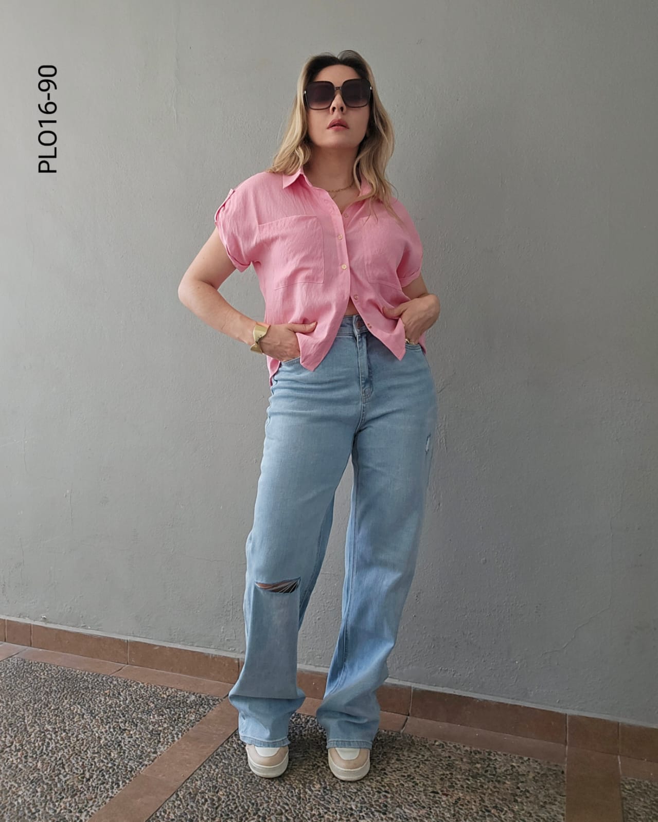 Pantalón mezclilla rasgado P 90