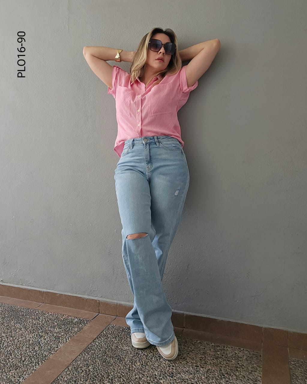 Pantalón mezclilla rasgado P 90