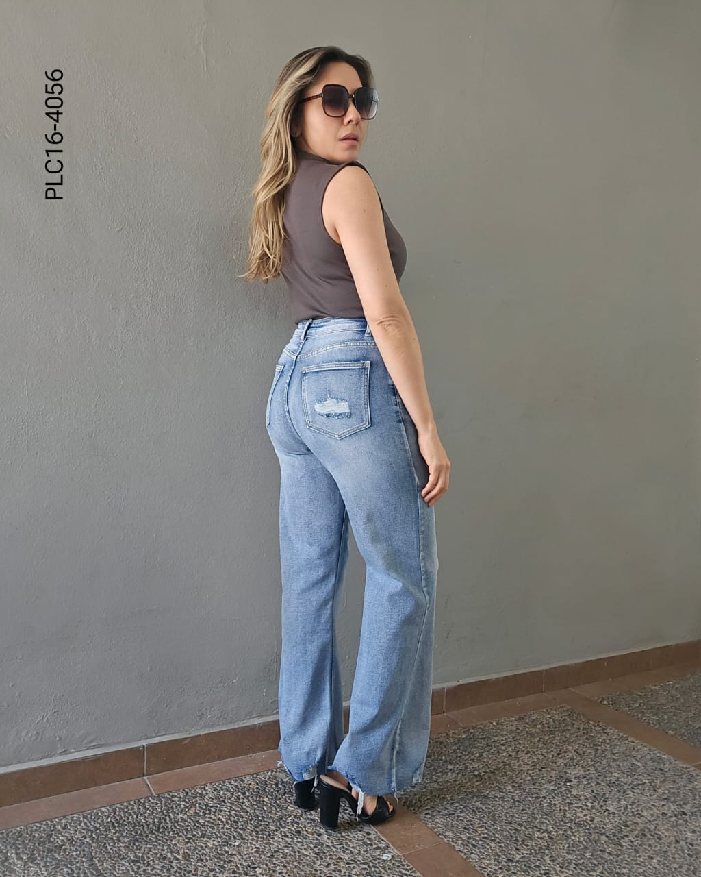 Pantalón tiro alto corte recto P 4056