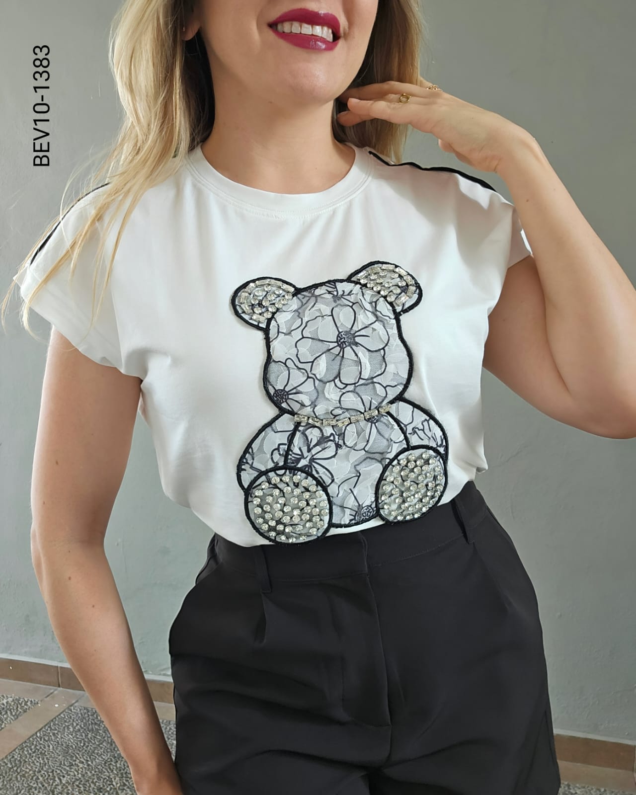 Blusa diseño de oso con aplicacion J 1383