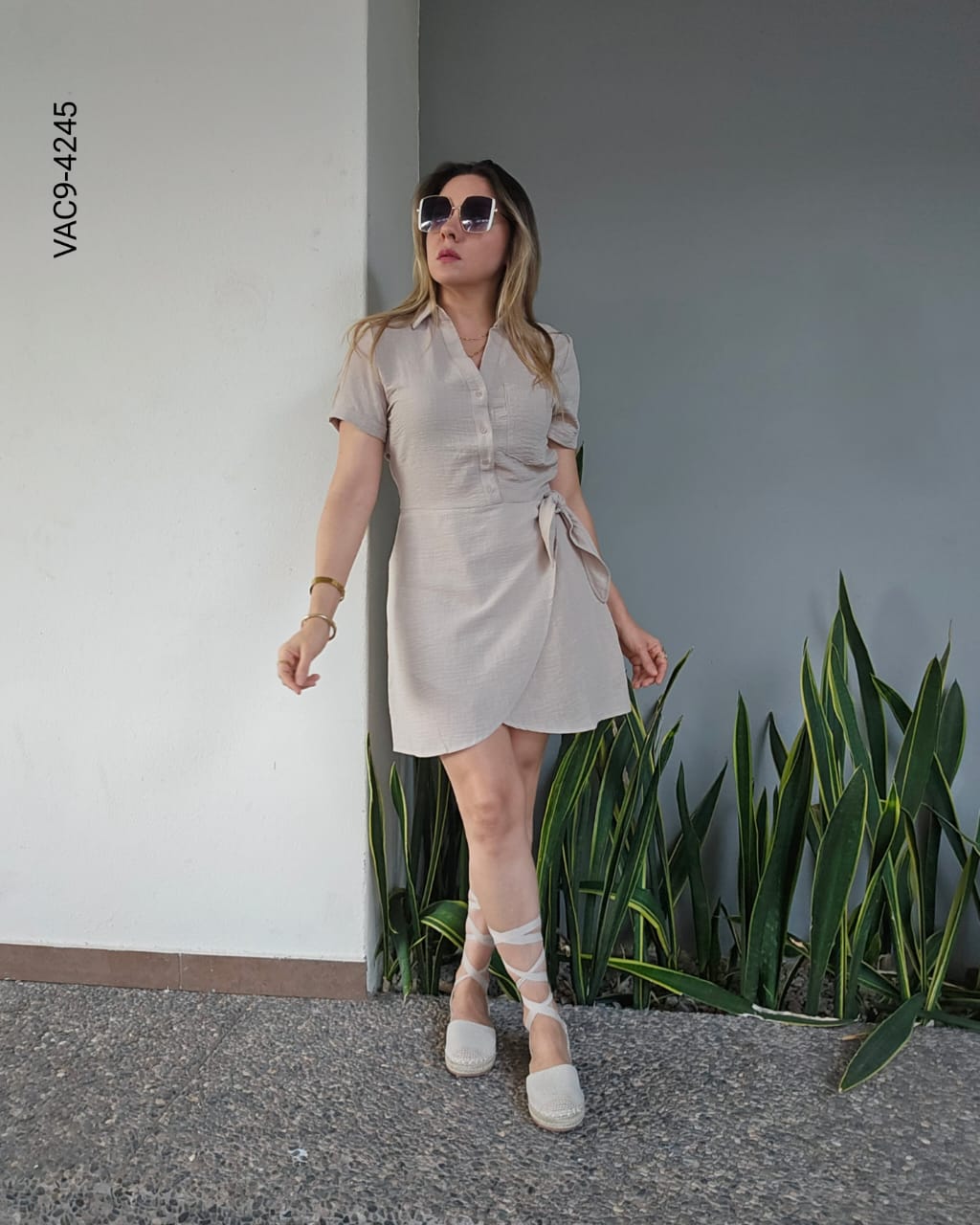Vestido corto cruzado con lazo lateral I 4245