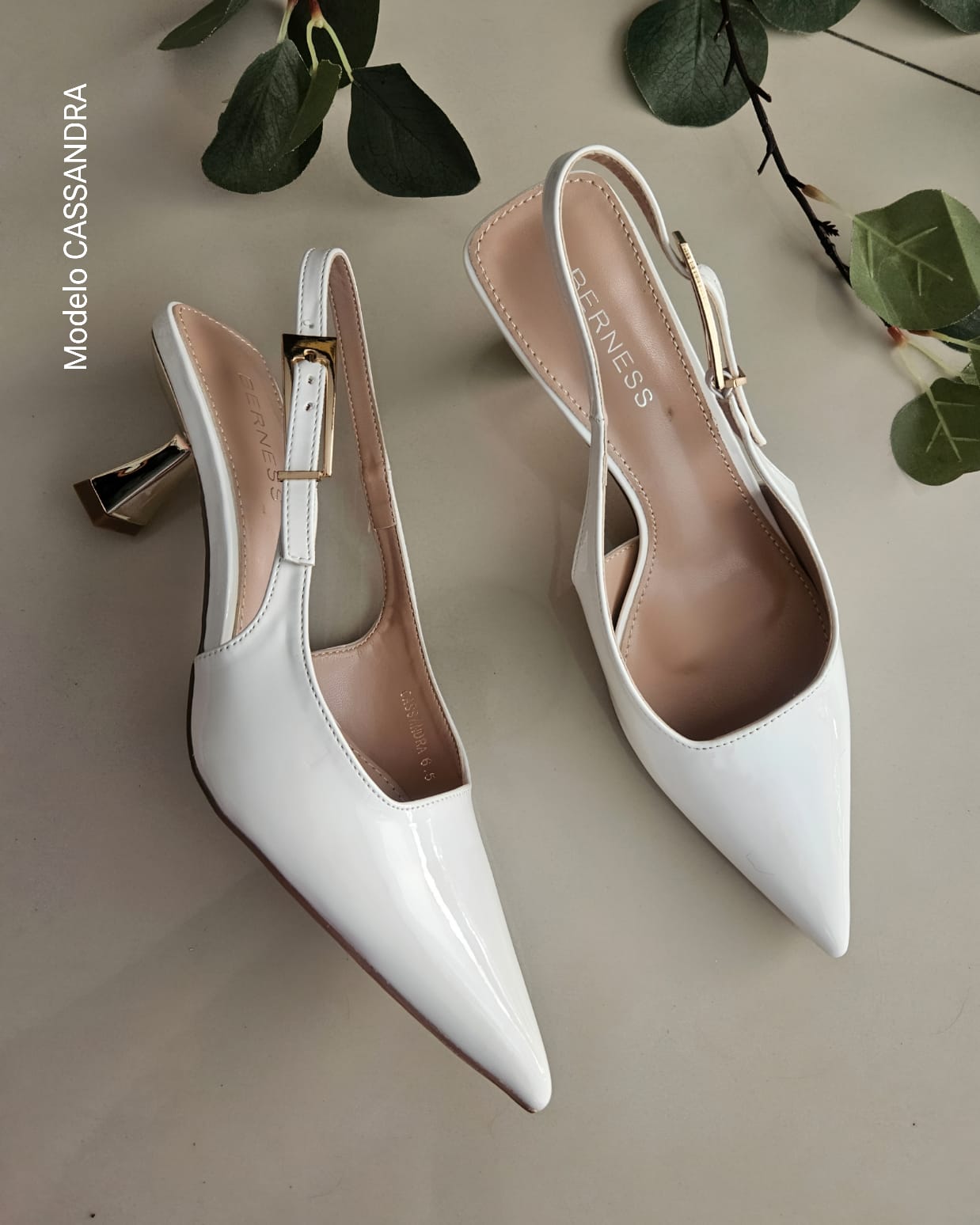 Zapatilla en punta stiletto CASSANDRA