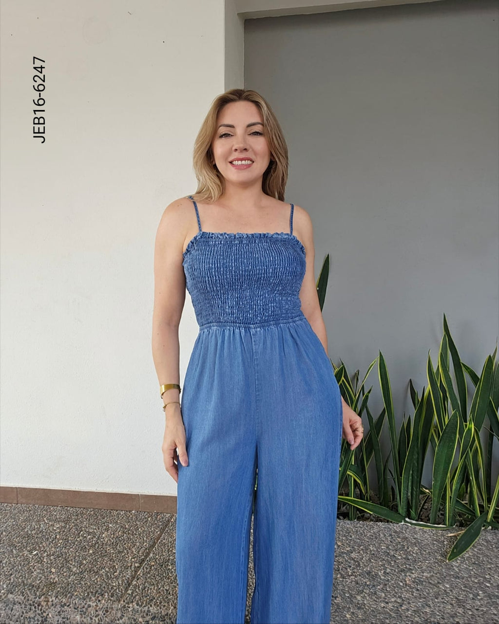 Jumpsuit de tirantes en mezclilla P 6247