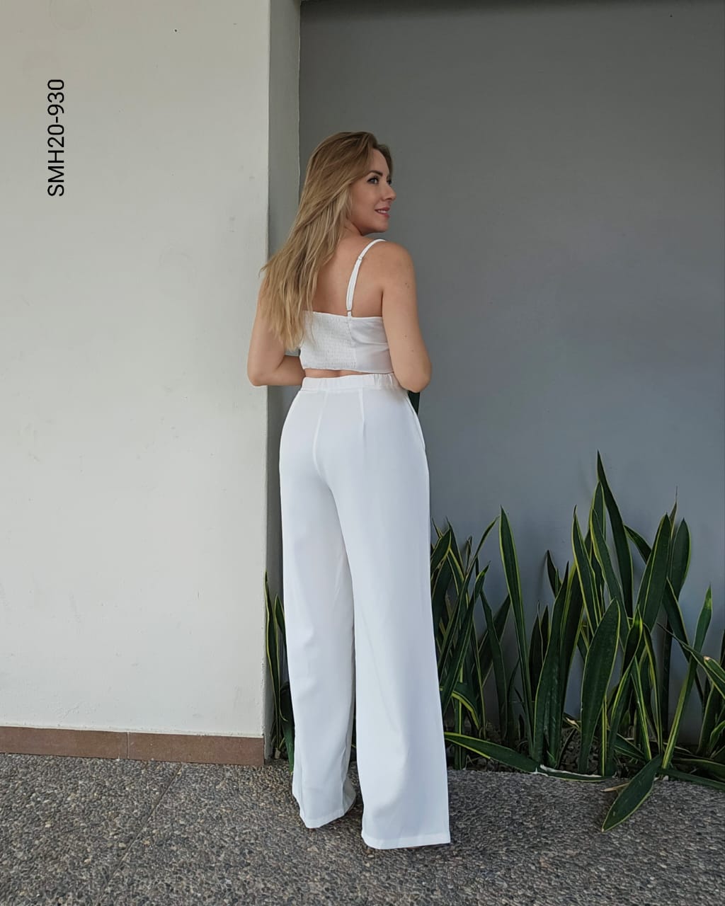 Conjunto de blusa de tirante y pantalon T 930