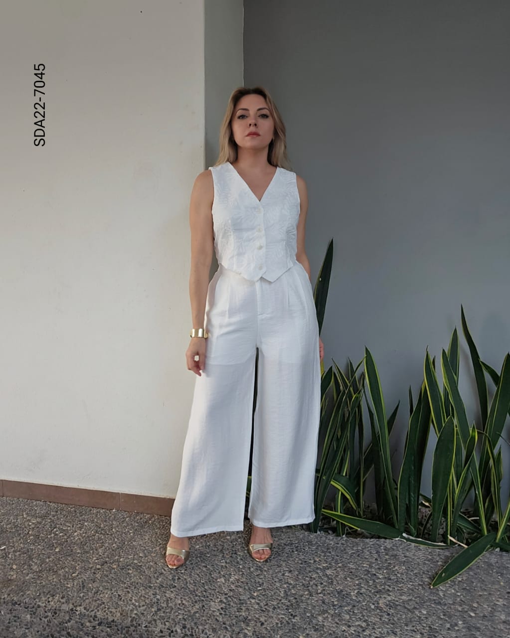 Conjunto chaleco y pantalon V 7045