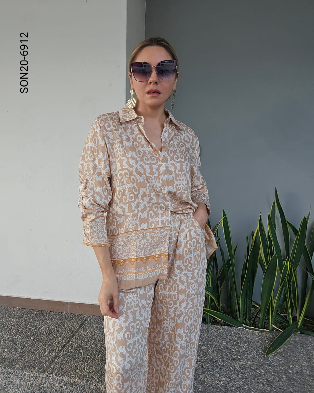 Conjunto blusa camisera y pantalón T 6912
