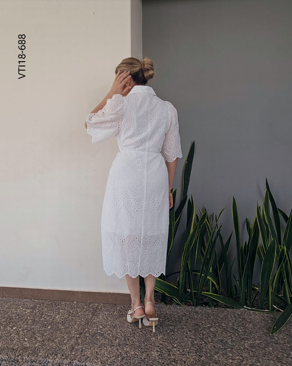 Vestido midi troquelado R 688