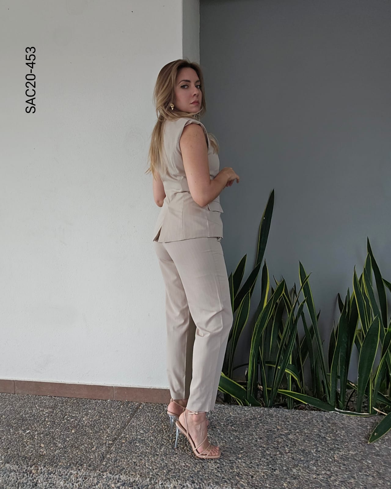 Set de chaleco y pantalon T 453