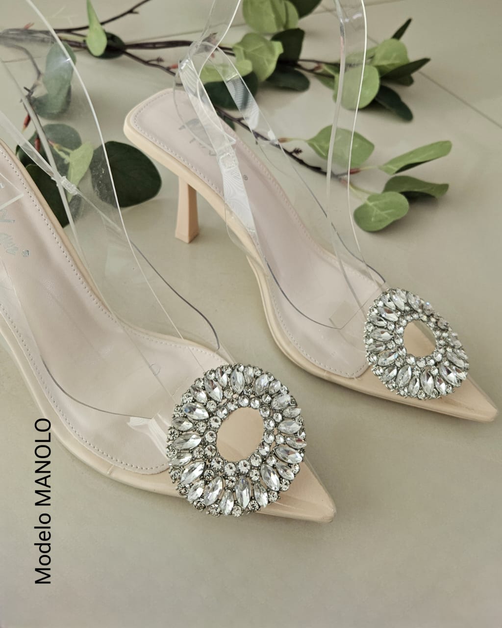 Zapatilla en punto con aplicacion MANOLO