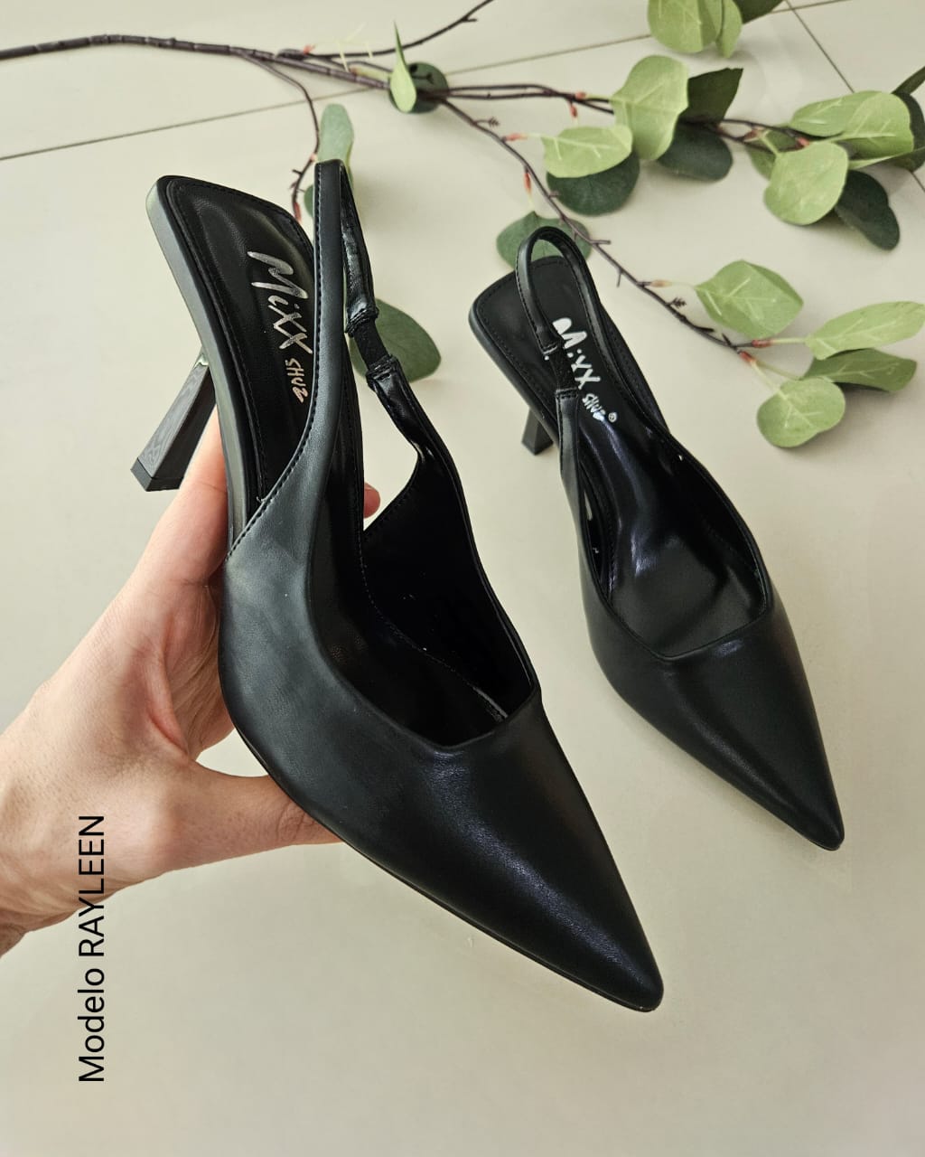 Zapatilla en punta tacon aguja RAYLEEN