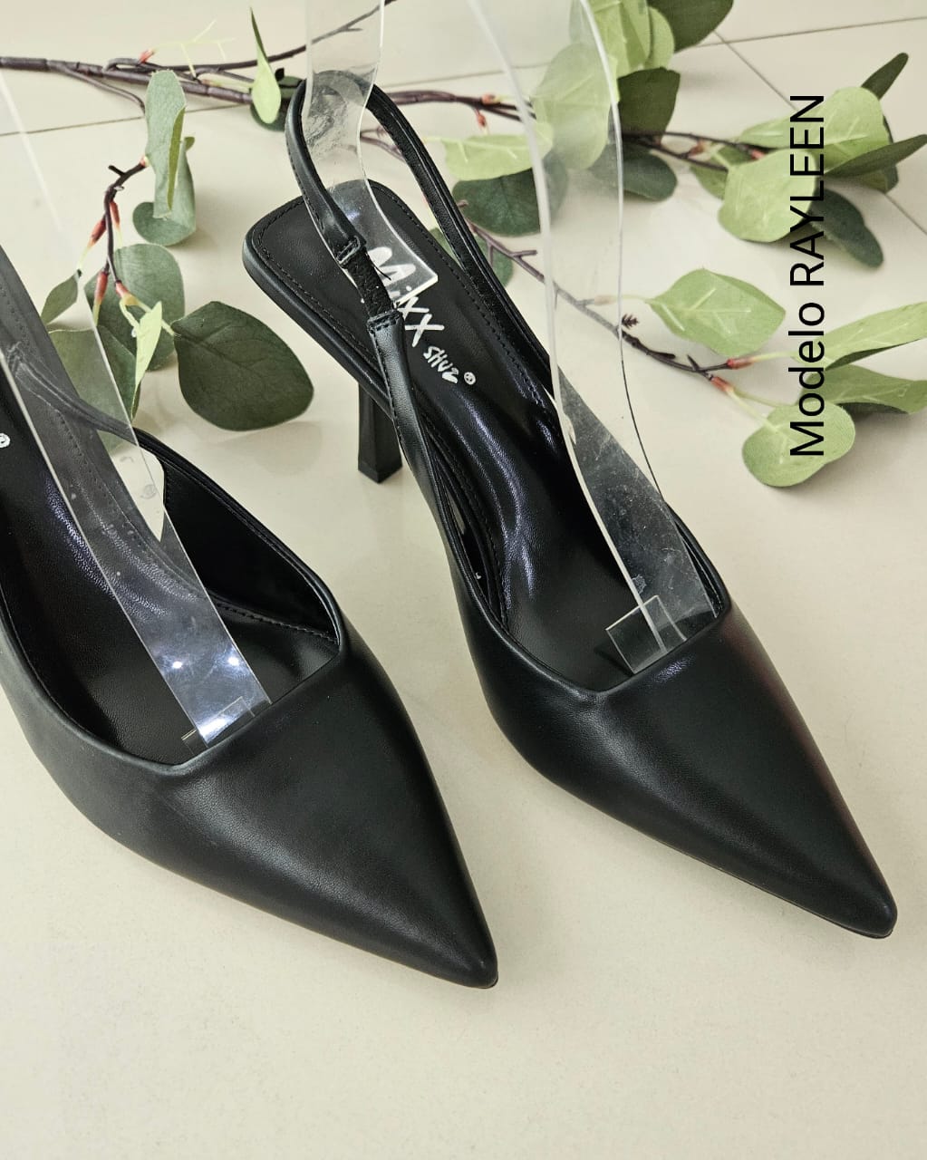 Zapatilla en punta tacon aguja RAYLEEN