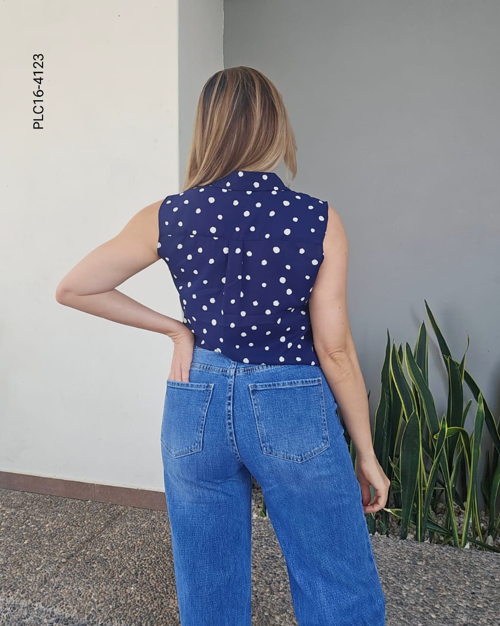 Blusa sin mangas bolitas H 5450