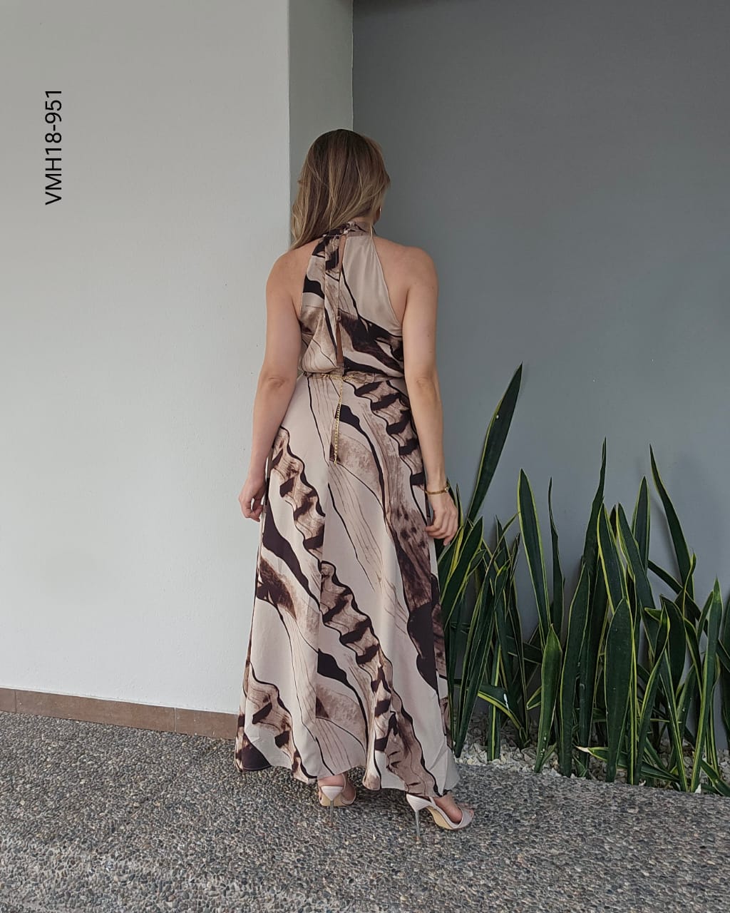 Vestido con cuello halter estampado R 951