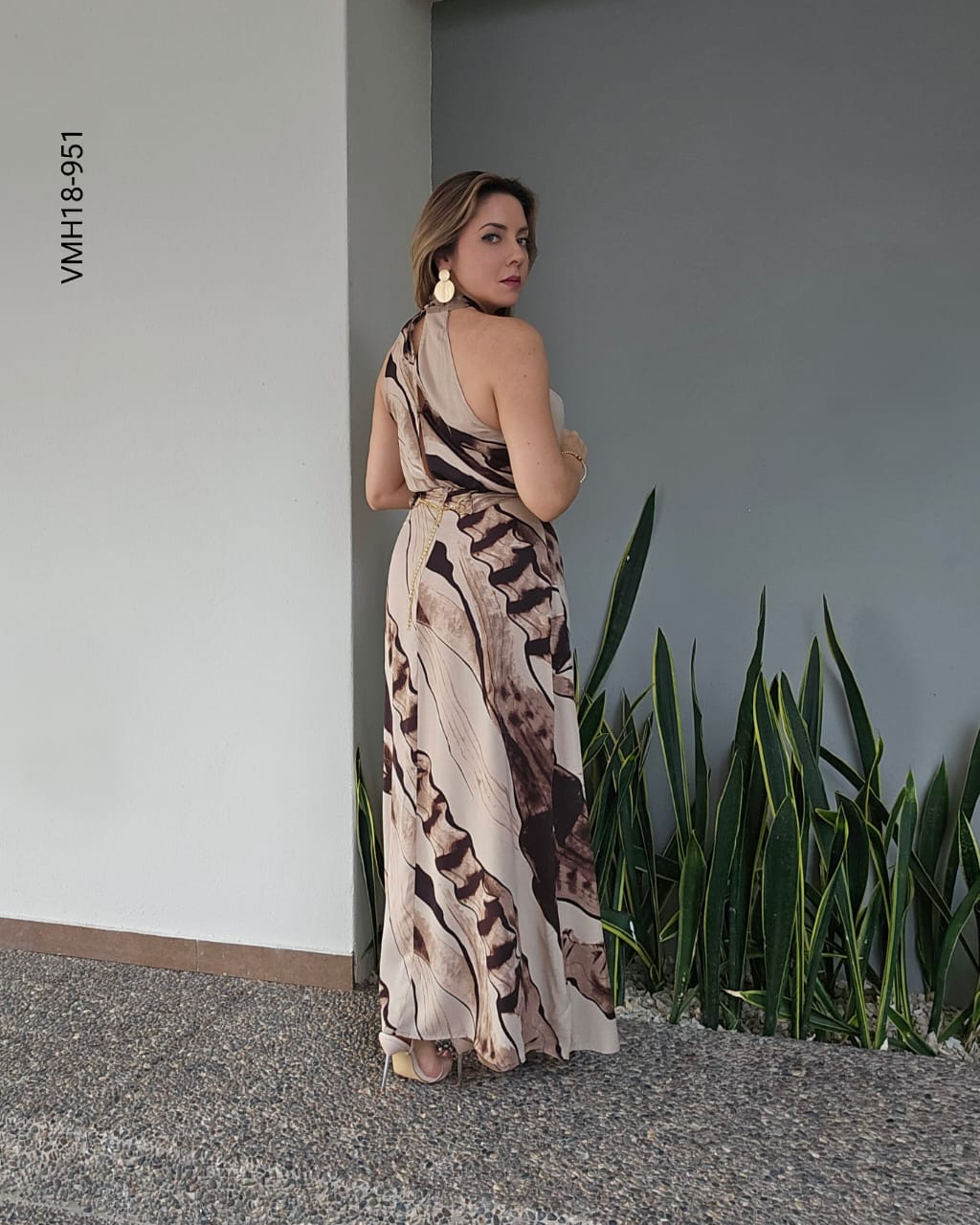 Vestido con cuello halter estampado R 951