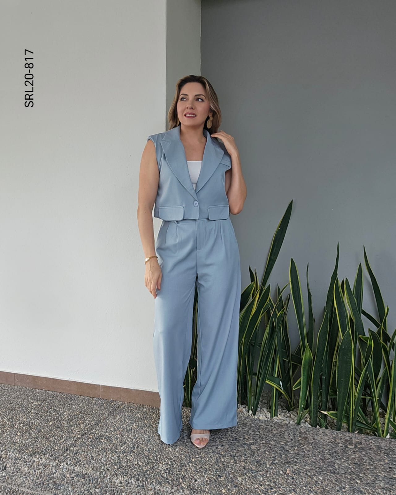 Set de chaleco corto y pantalón pierna ancha T 817