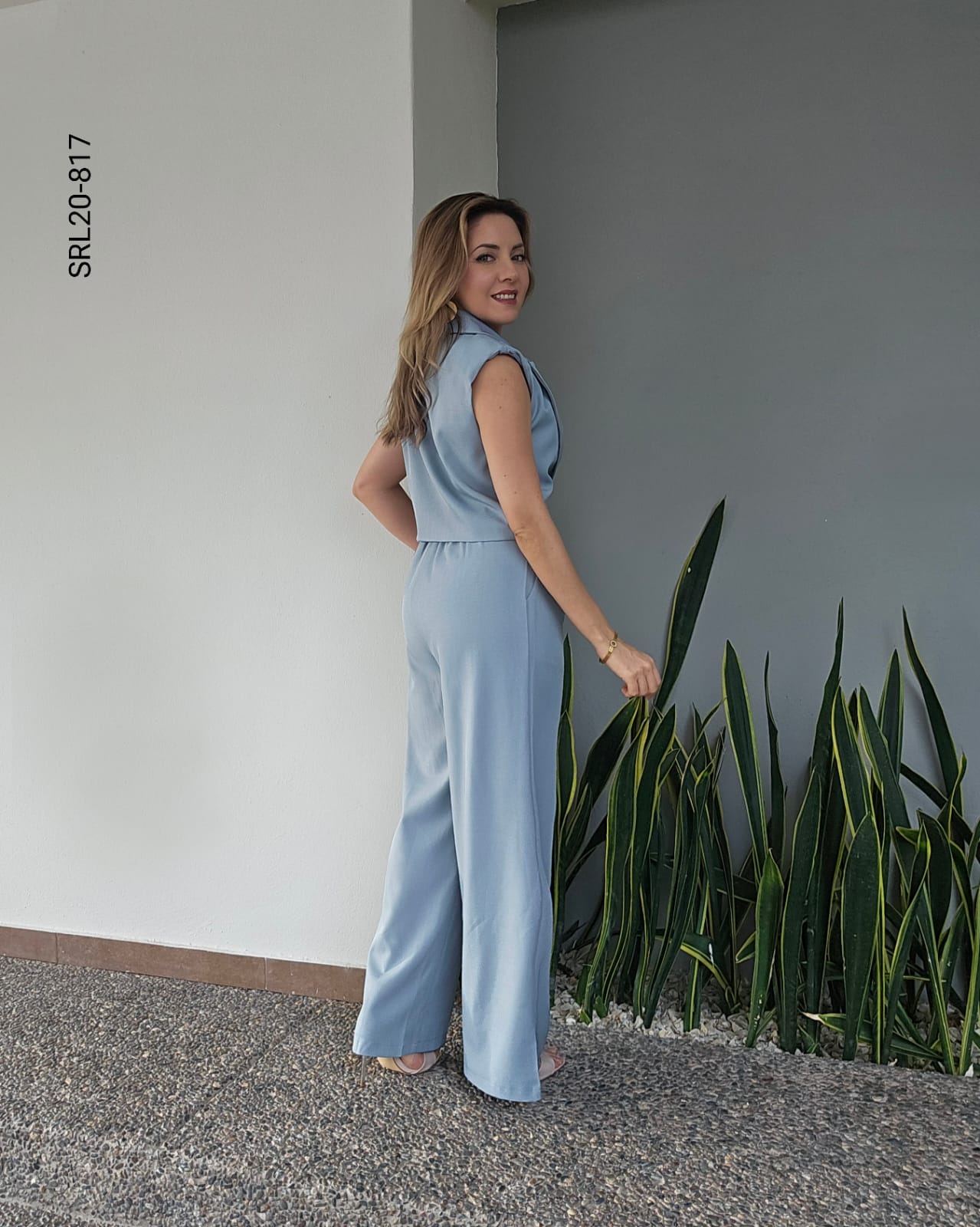 Set de chaleco corto y pantalón pierna ancha T 817