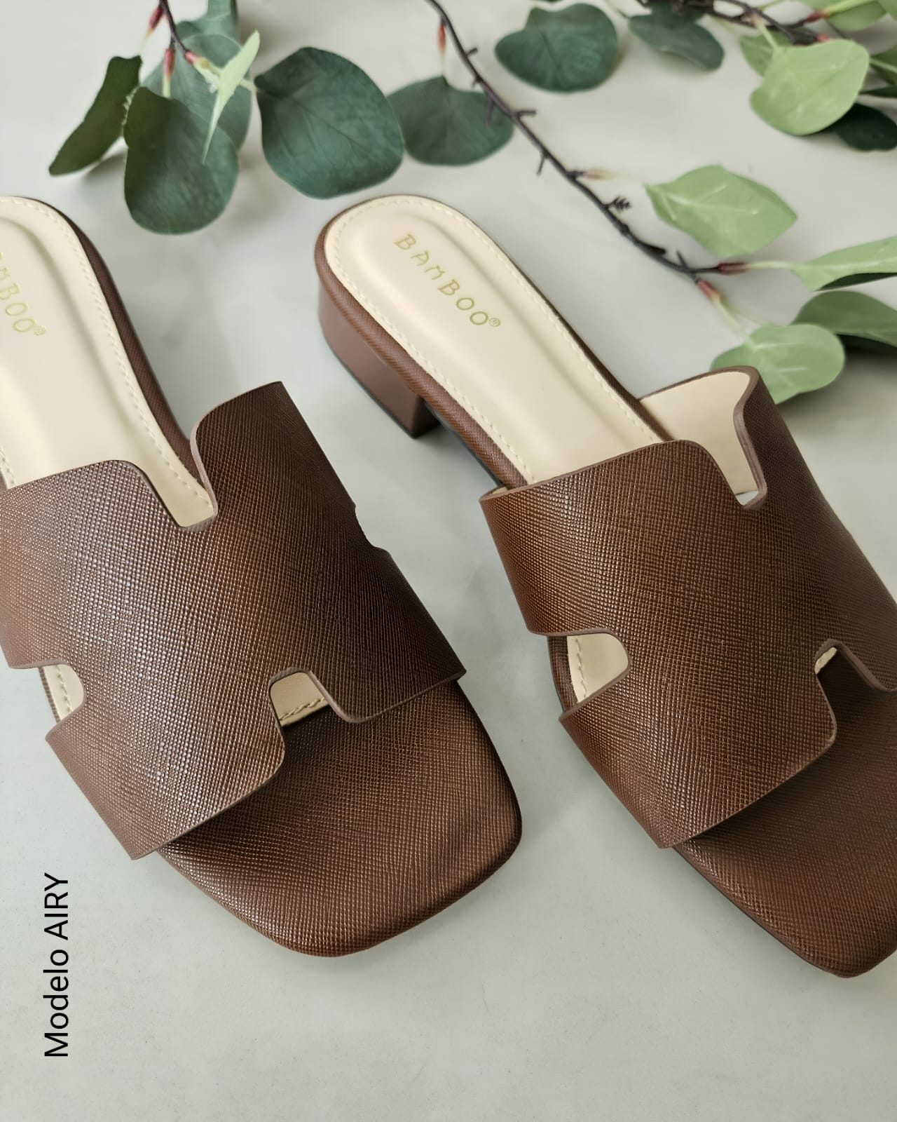 Sandalia tipo mule tacón bajo AIRY