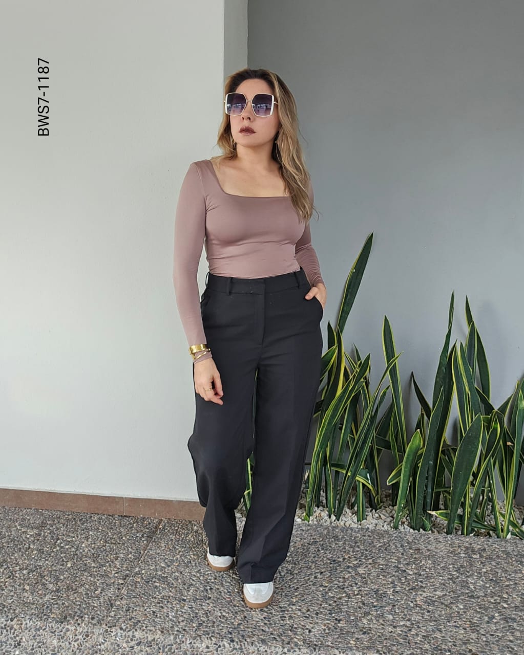 Blusa manga larga escote cuadrado G 1187