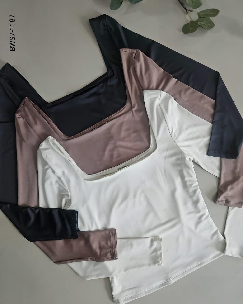 Blusa manga larga escote cuadrado G 1187