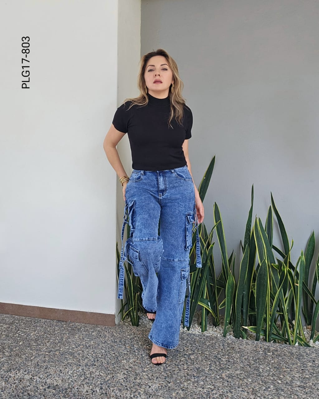 Pantalón cargo de mezclilla Q 803