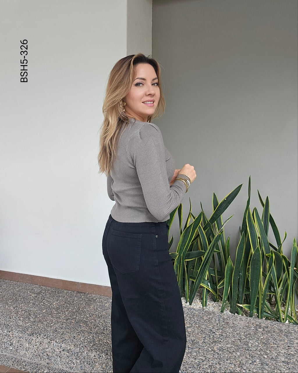 Blusa manga larga escote cuadrado E 326