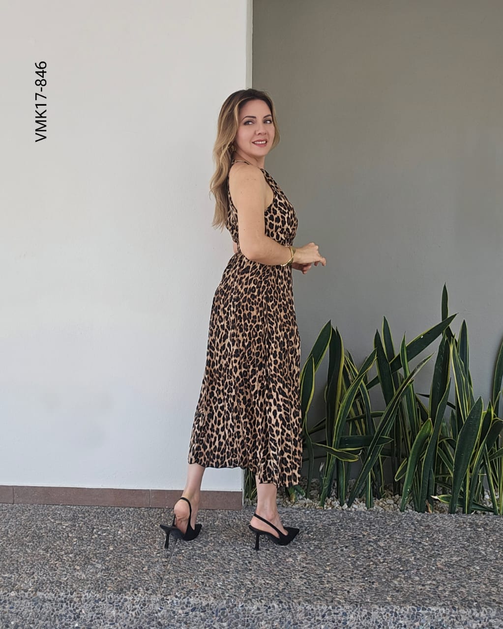 Vestido largo cuello halter Q 846