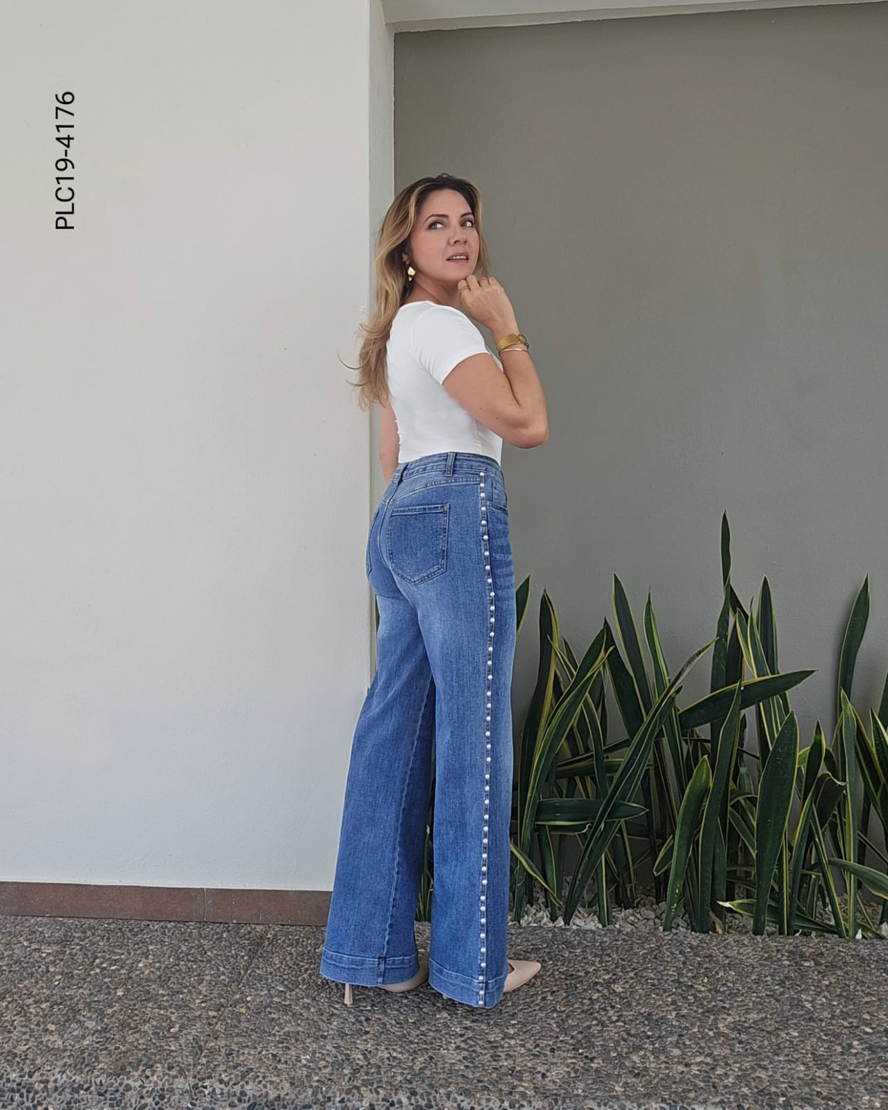 Pantalón tiro alto detalle en perlas S 4176