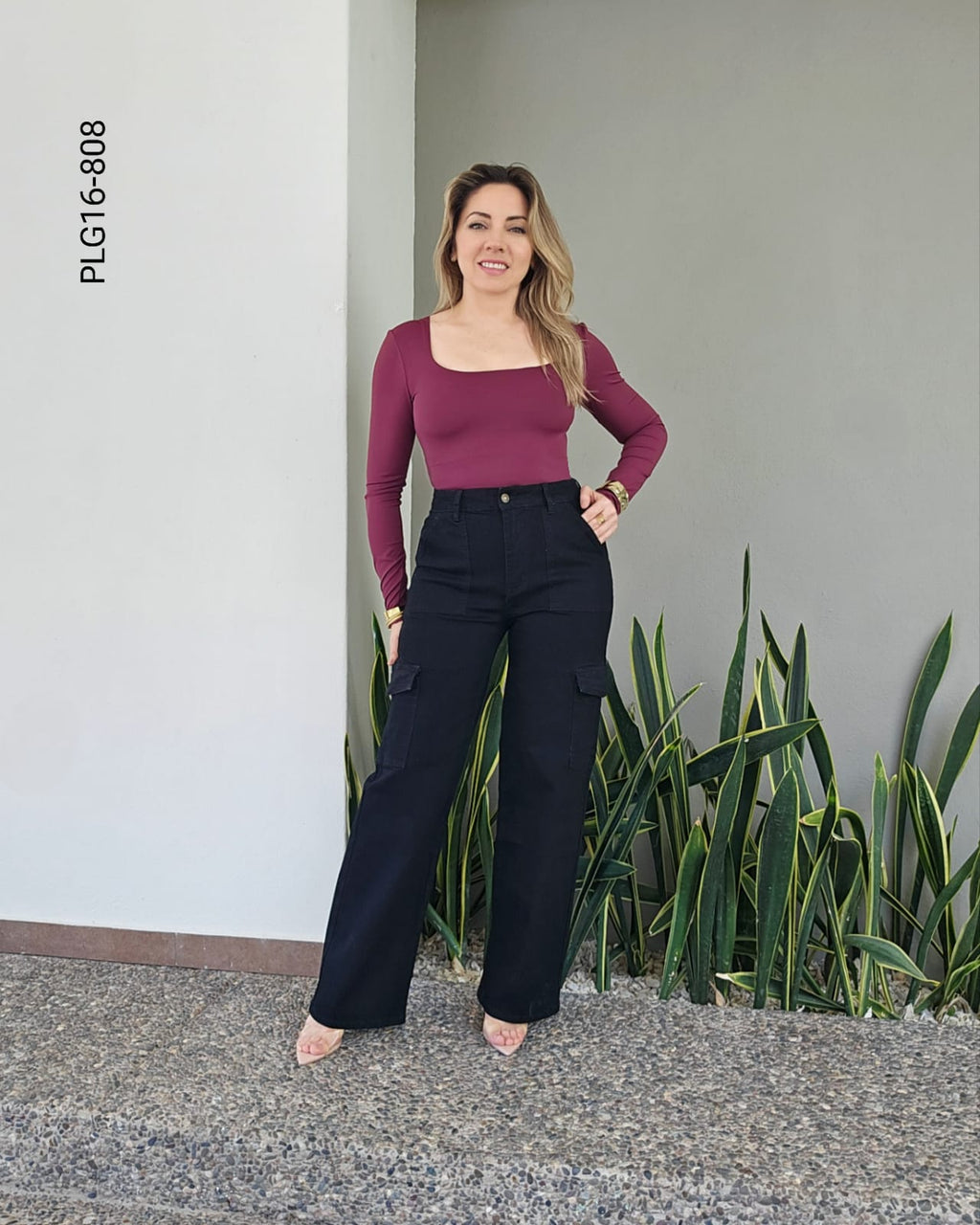 Pantalón cargo negro  P 808