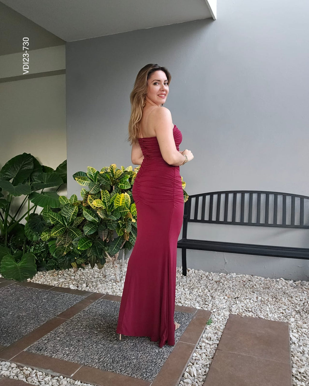 Vestido largo strapless escote V W 730