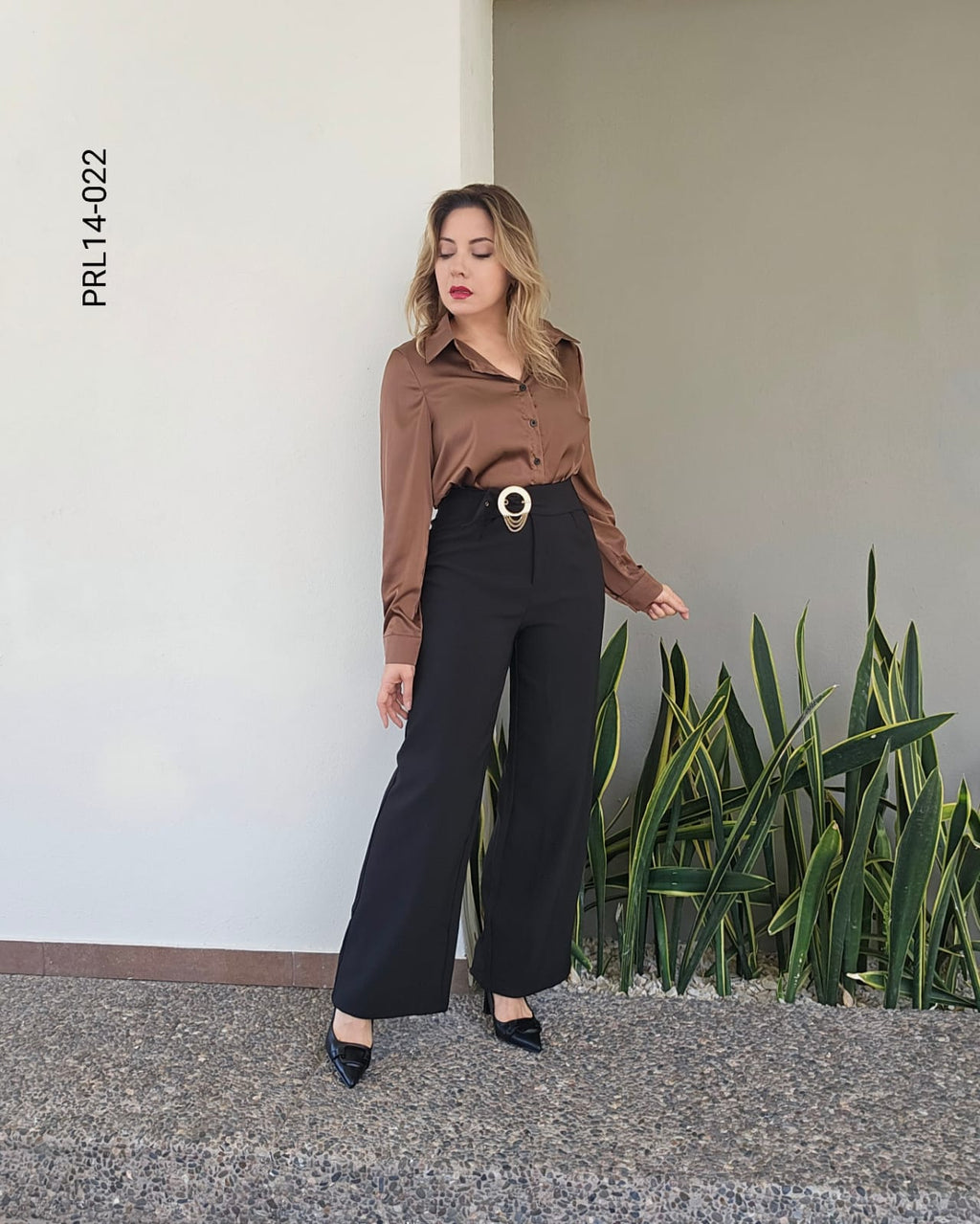 Pantalón tiro alto negro N 022