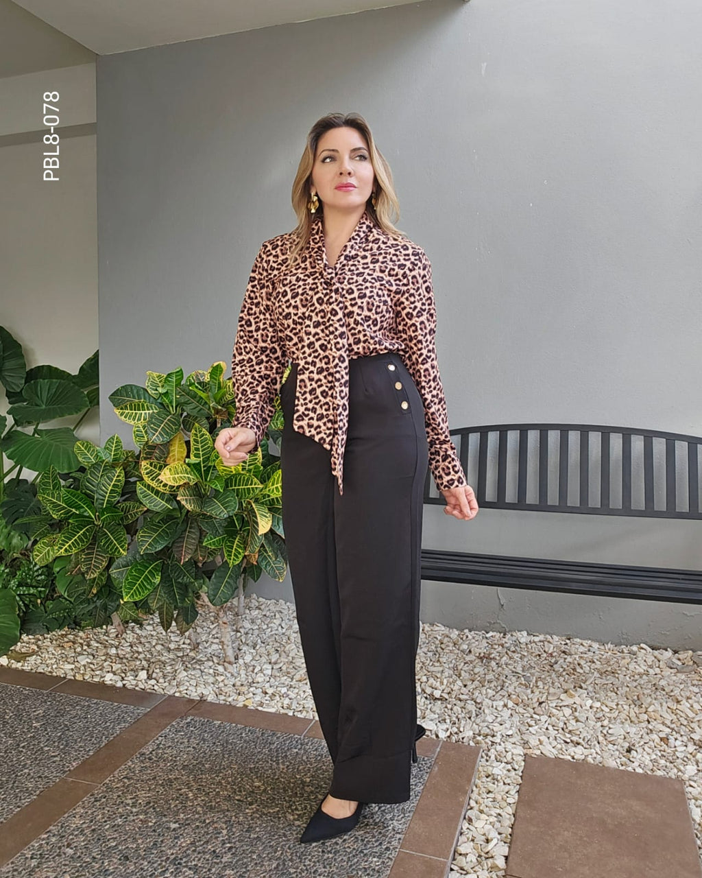 Pantalón talle alto con corte recto H  078