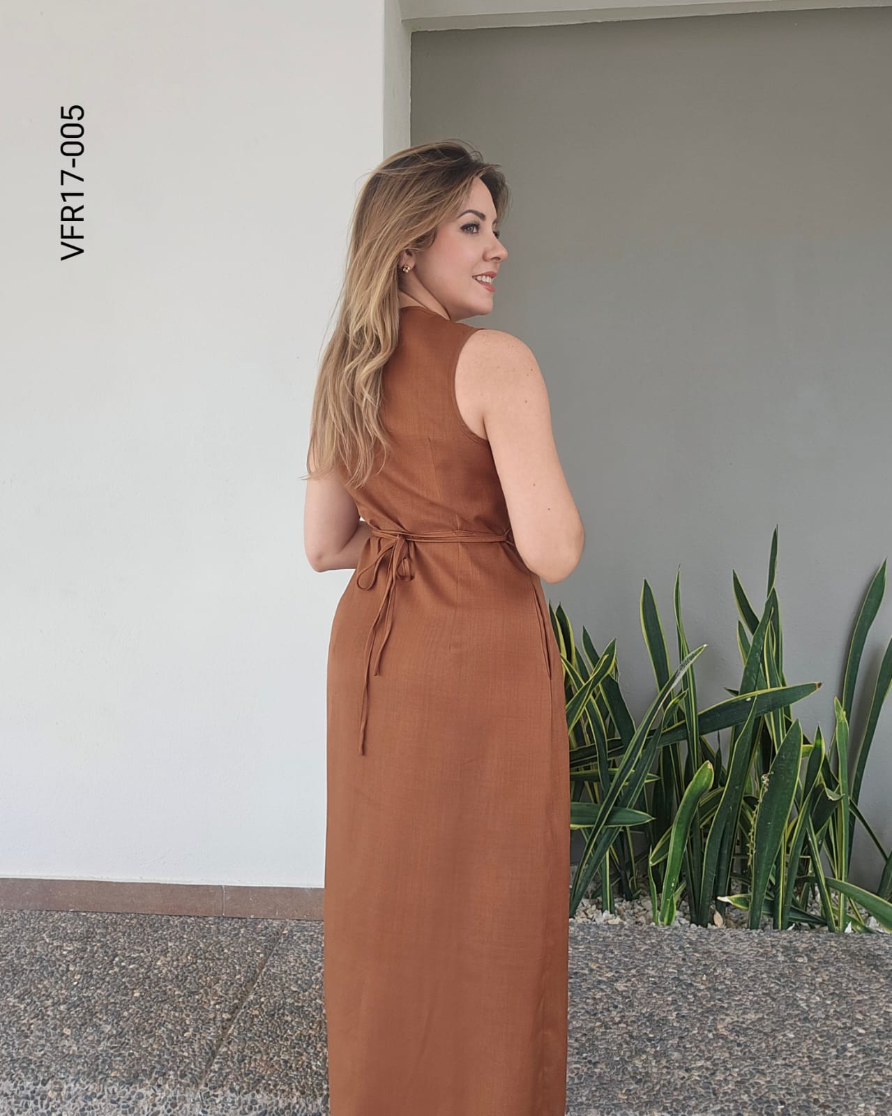 Vestido midi sin mangas Q 005