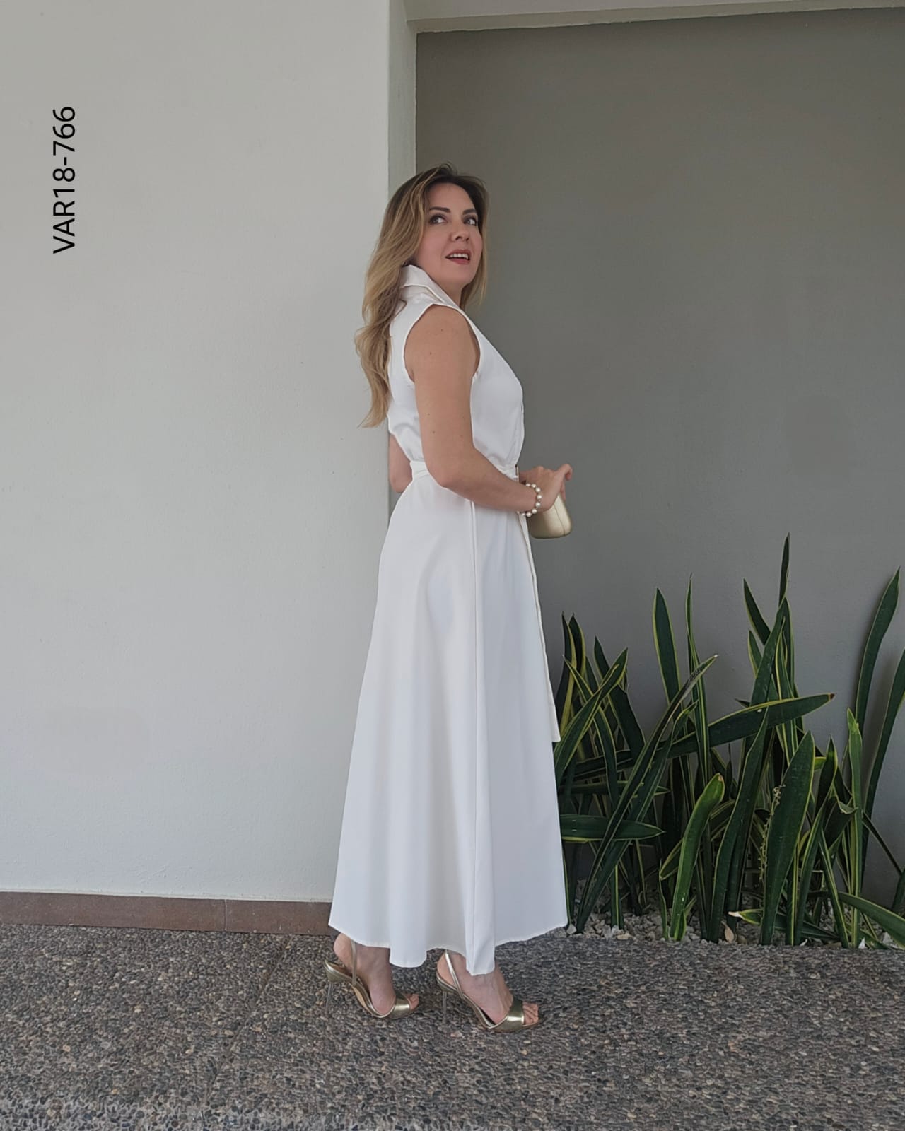 Vestido estilo gabardina sin mangas R 766
