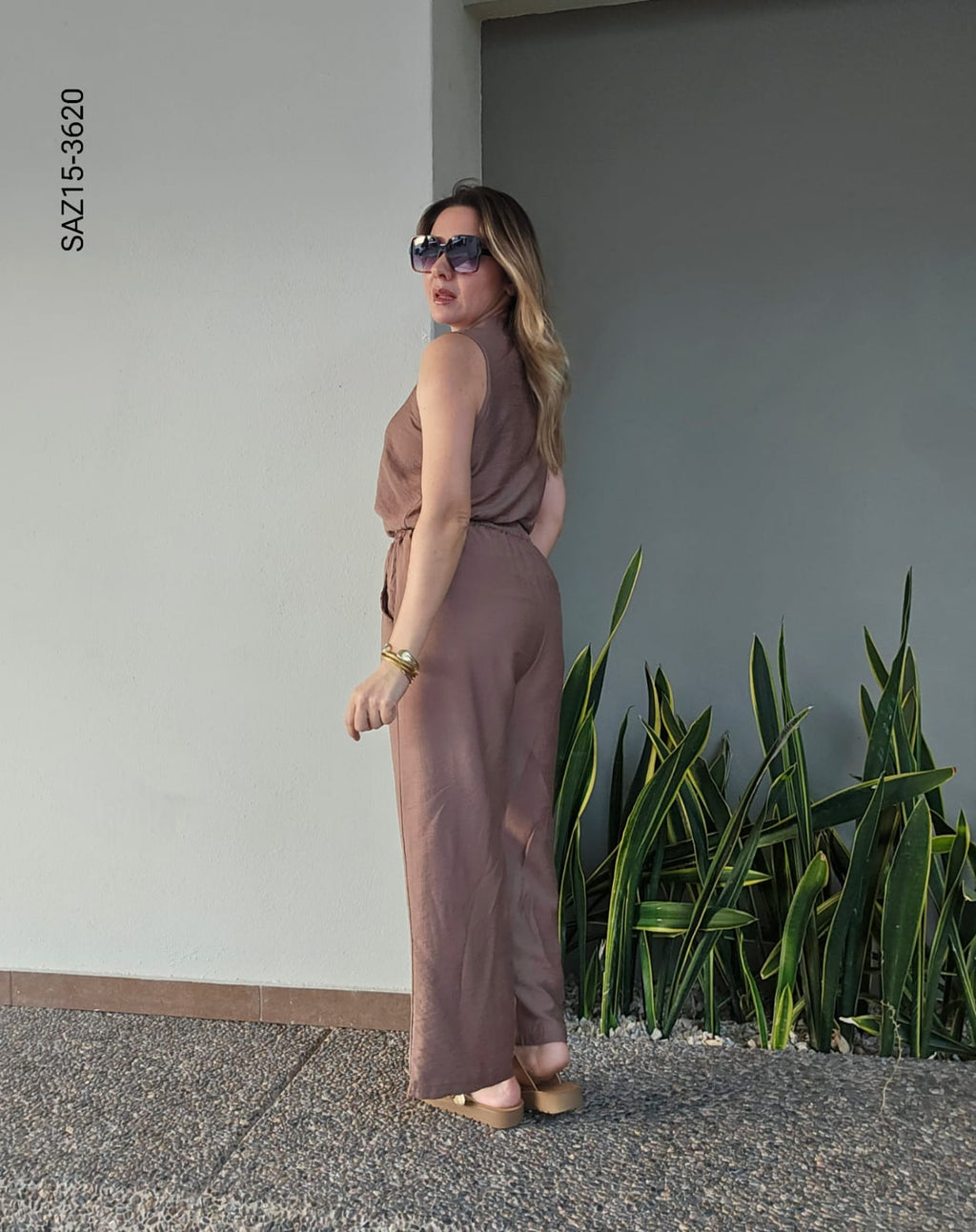 Set de blusa sin mangas y pantalón O 3620