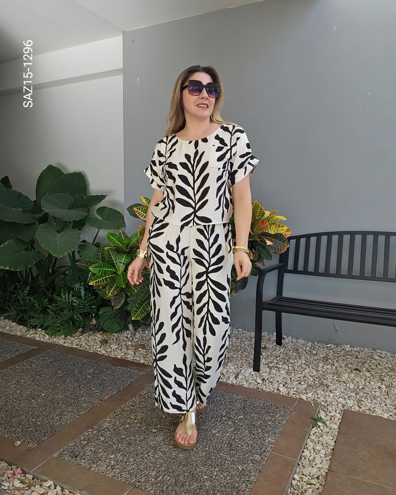 Set blusa cuello redondo y palazzo O 1296
