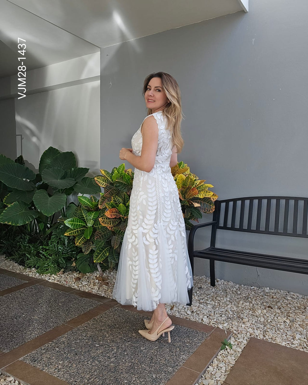 Vestido midi sin mangas bordado Z2 1437