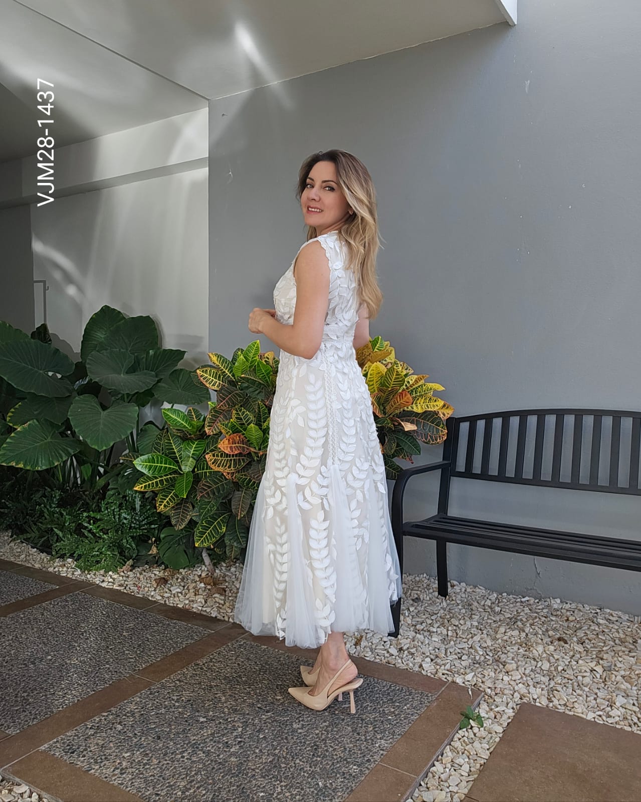 Vestido midi sin mangas bordado Z2 1437