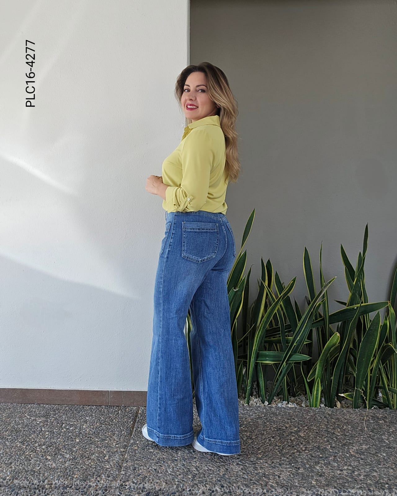 Pantalón de mezclilla corte wide leg P 4277