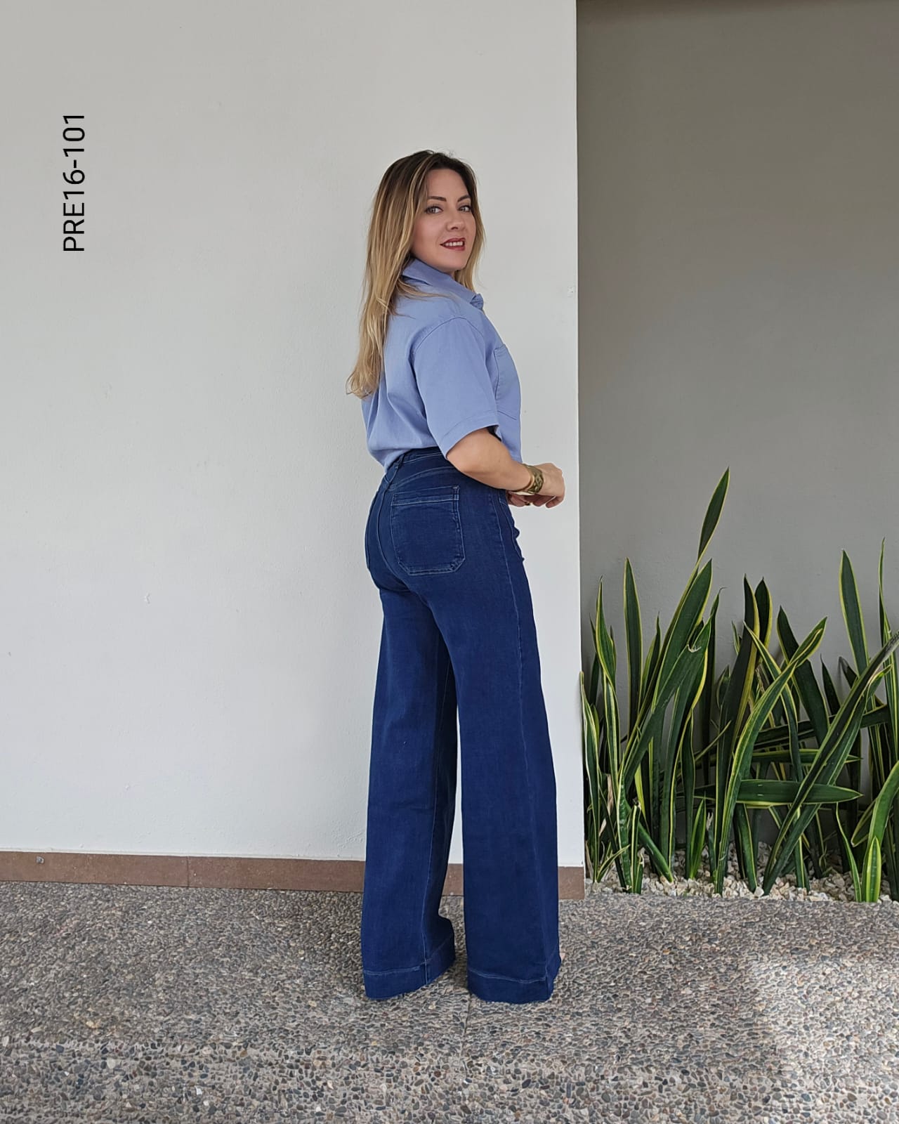 Pantalón tiro alto bolsillos frontales P 101