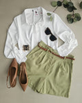 Short con patoles frontales y cinto trenzado  J 077