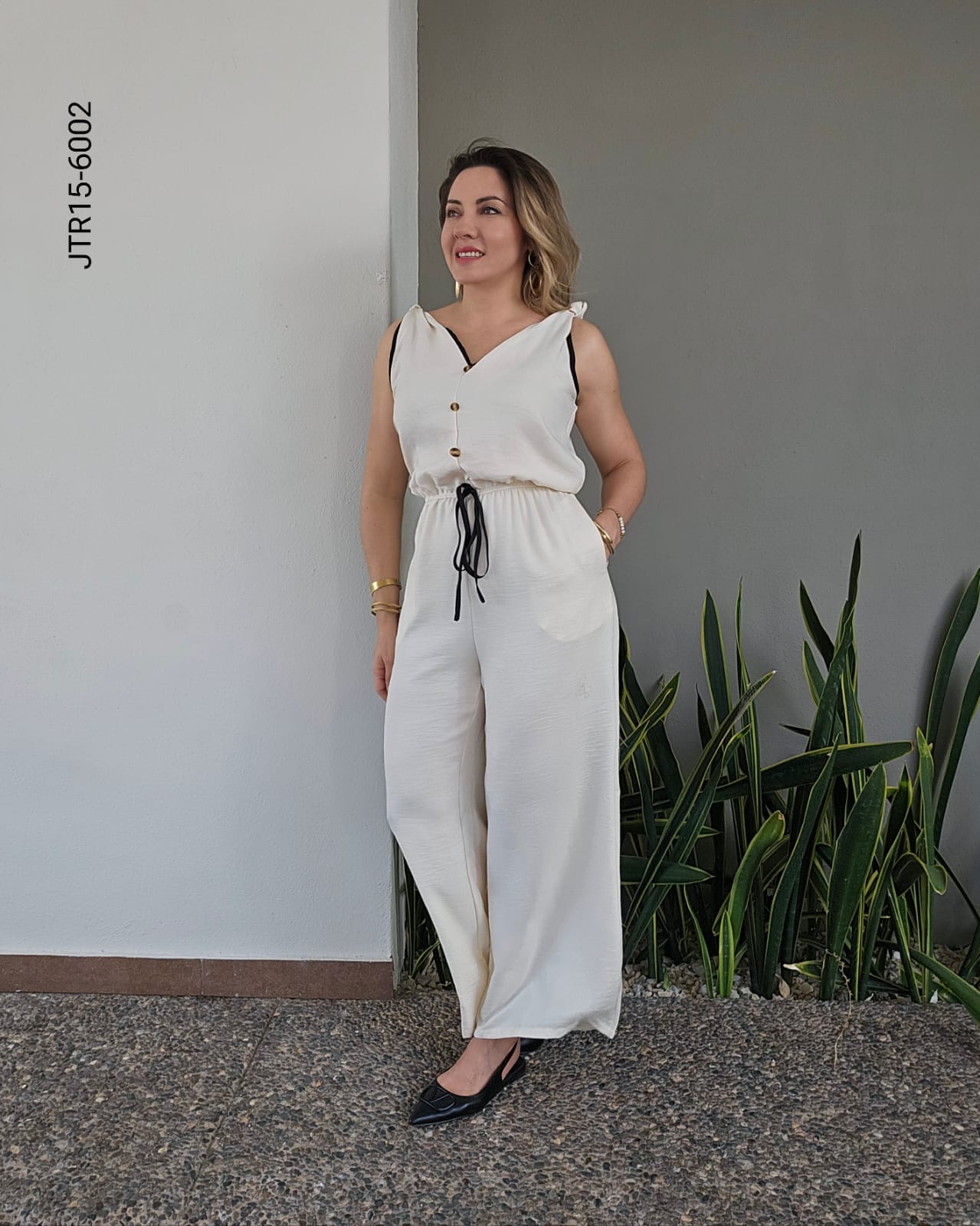 Jumper largo de lino cuello v ribete negro O 6002