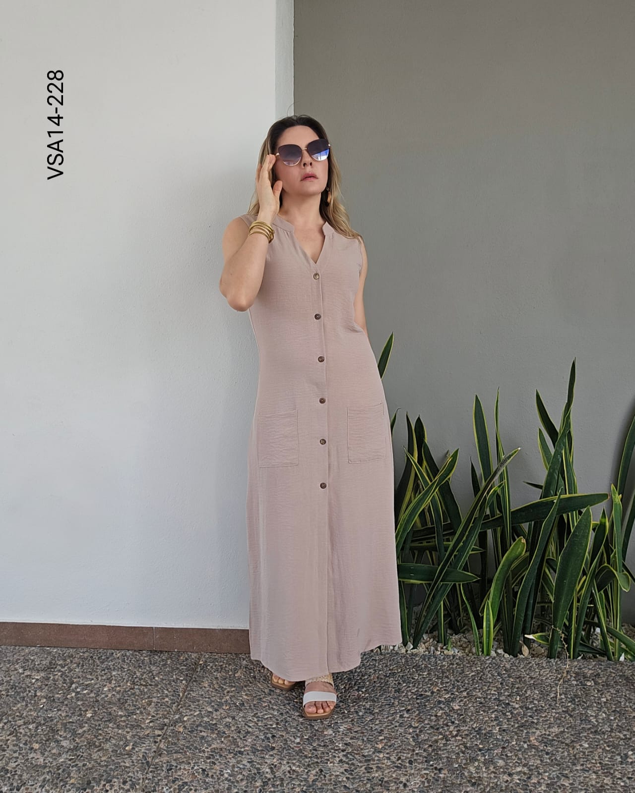 Vestido camisero maxi sin mangas N 228