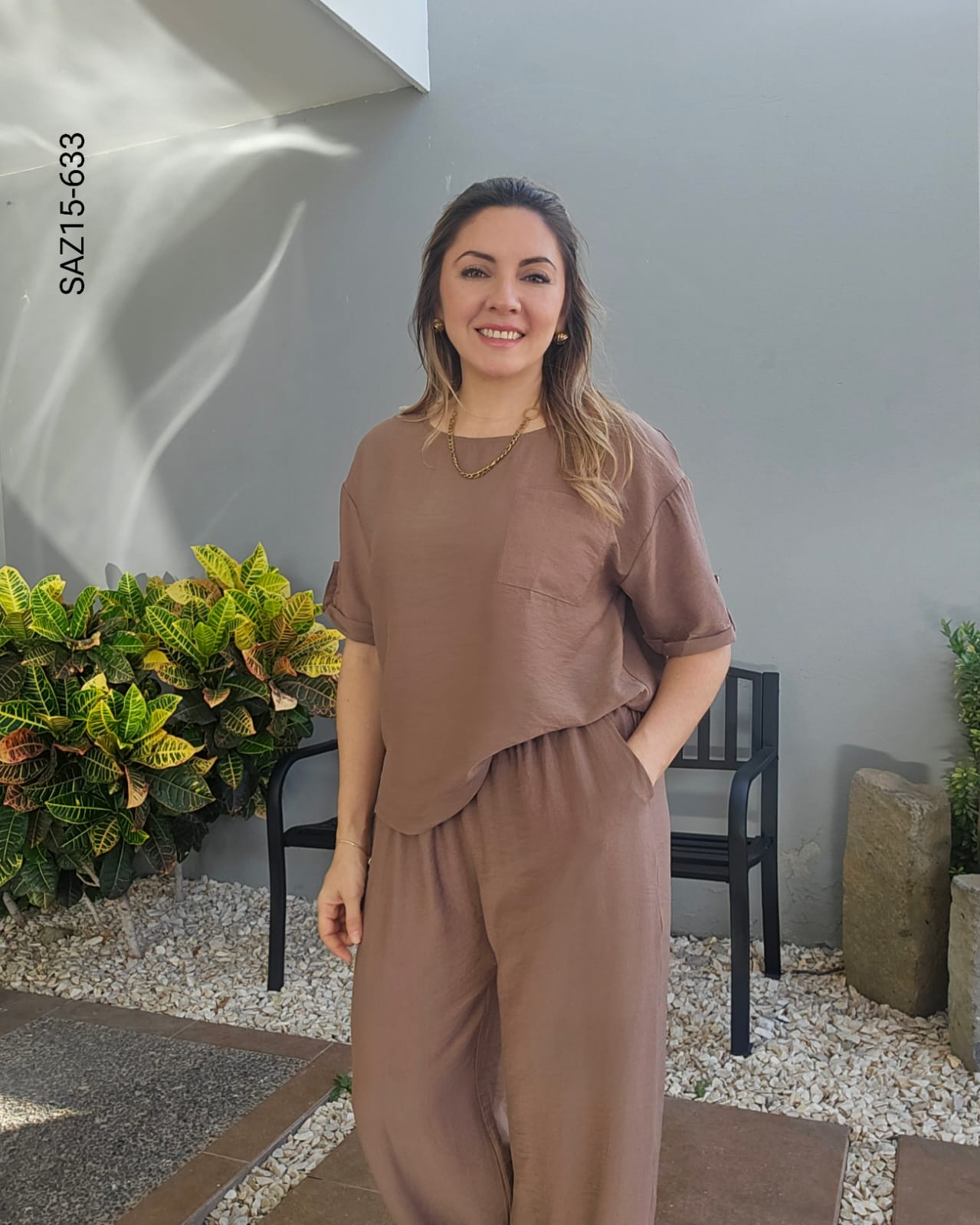 Set monocromático de blusa y pantalón O 621