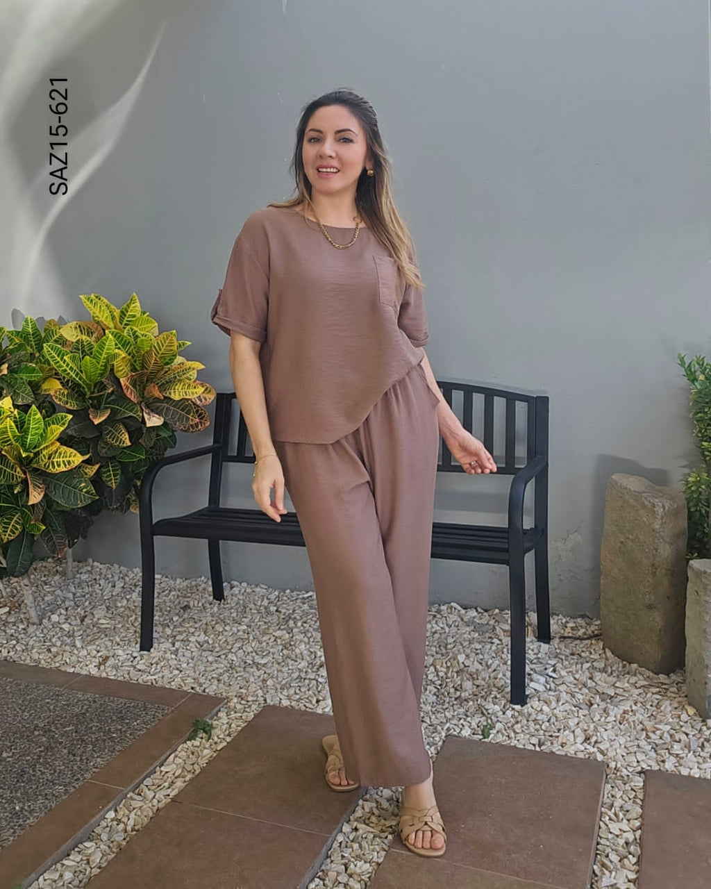 Set monocromático de blusa y pantalón O 621