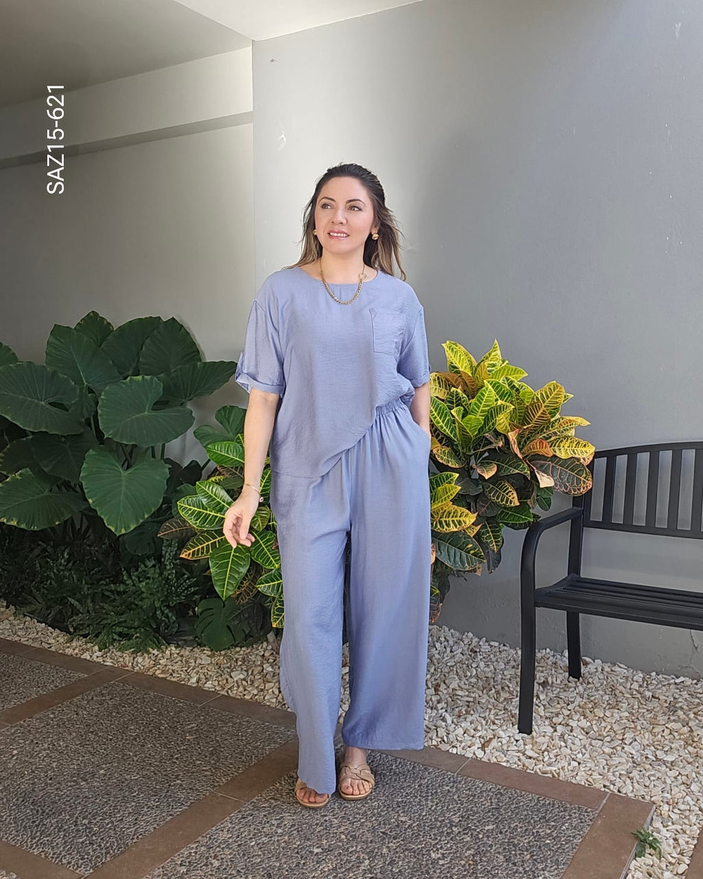 Set monocromático de blusa y pantalón O 621