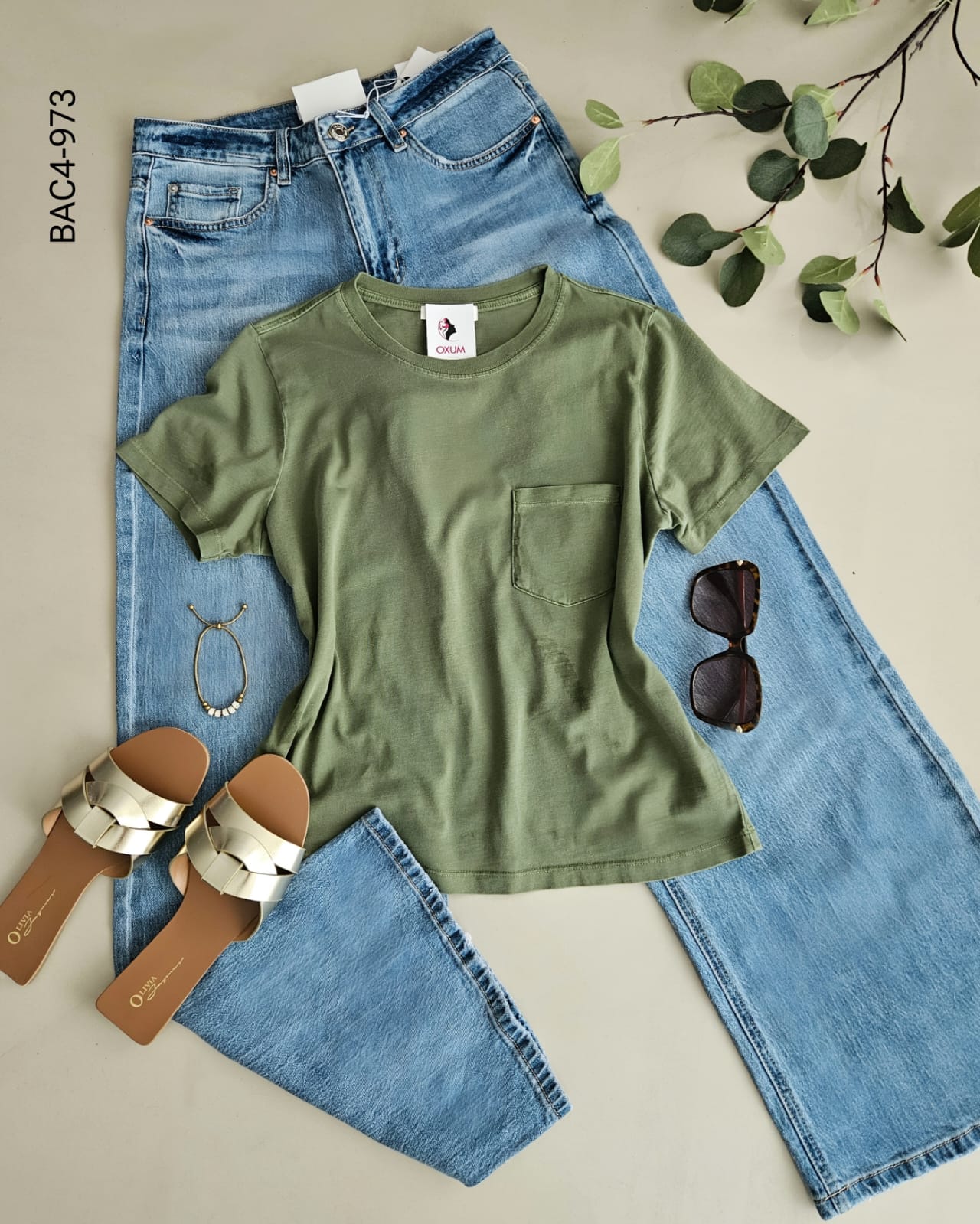 Blusa corte recto cuello redondo D 973