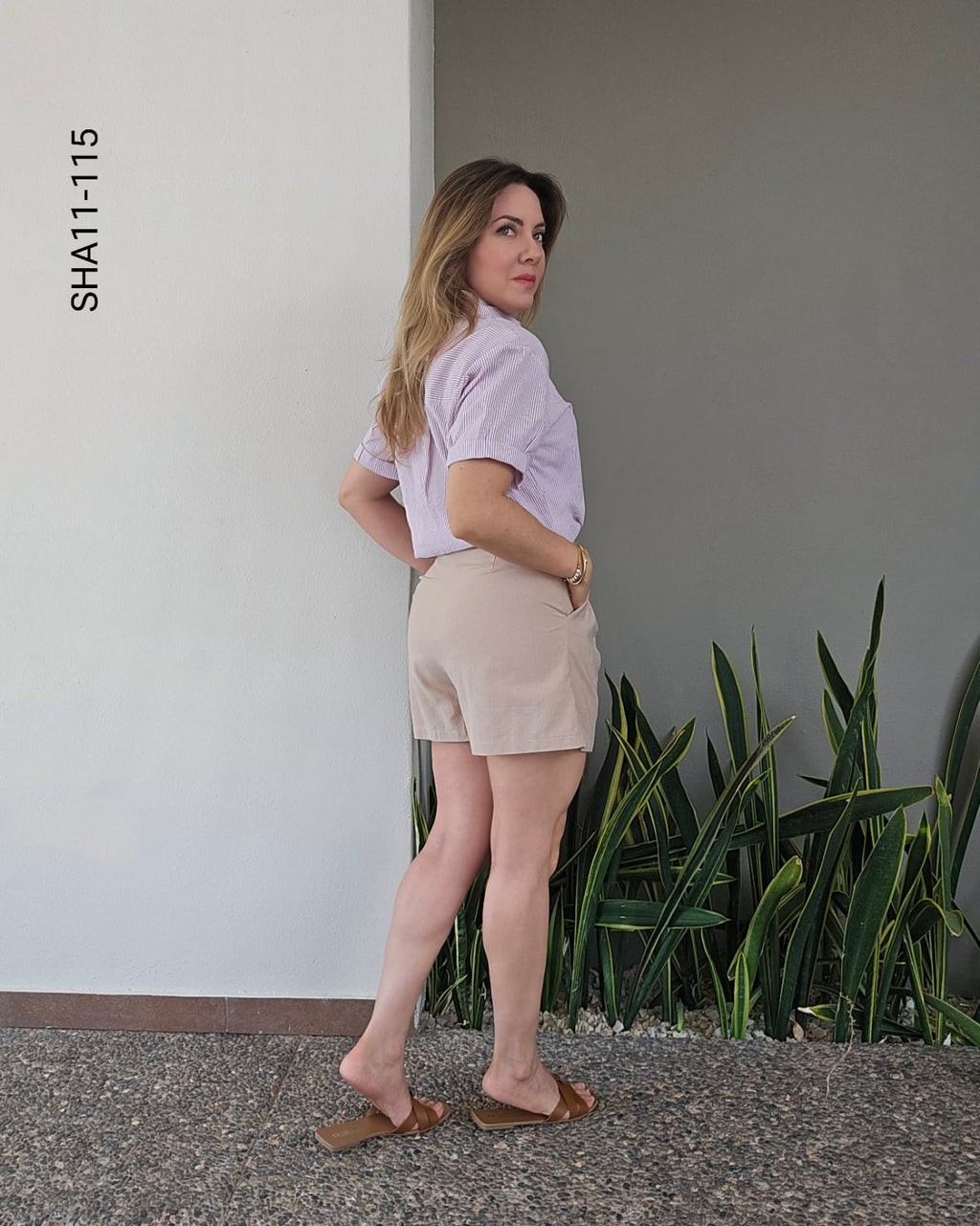 Short corte clásico con cinto K 115